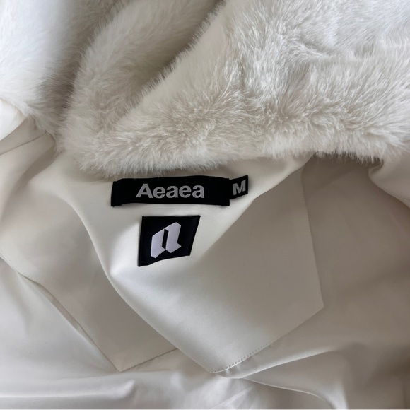 Like New Aeaea Puffer size M - Picture 4 of 6